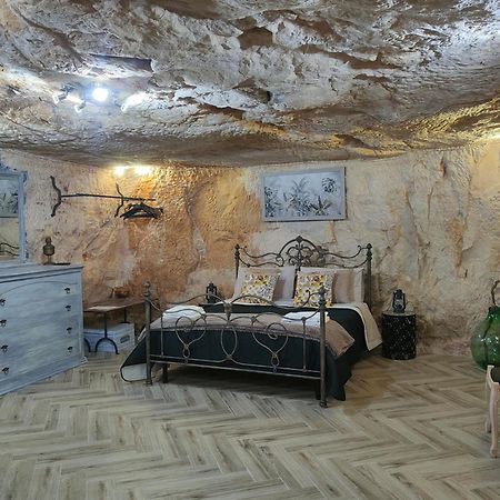 Готель Petra Barocca Шиклі Екстер'єр фото